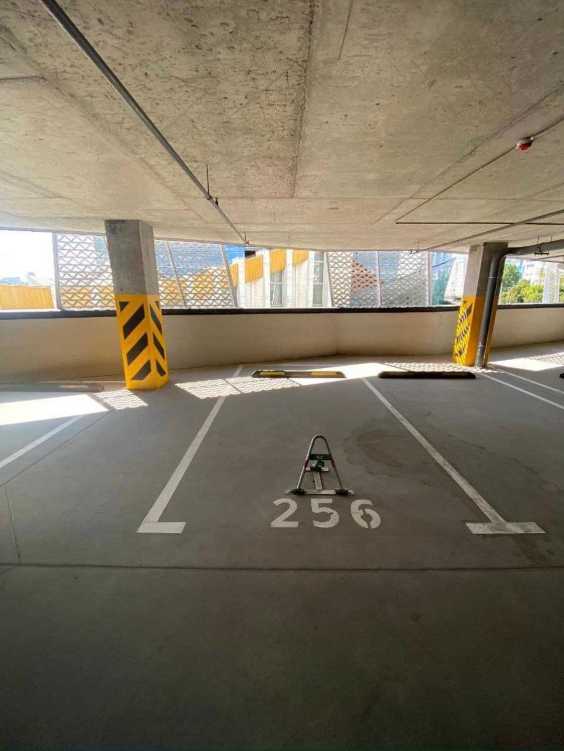 New Apart Lesi Ukrainky Blvd And Olimpiyska And Kreshchatyk And Manhattan City With Parking 키예프 외부 사진